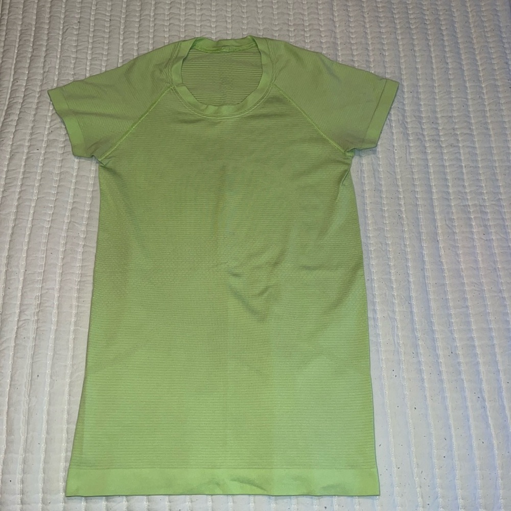 lululemon swiftly tech neon mint || size: 4 💚🪴